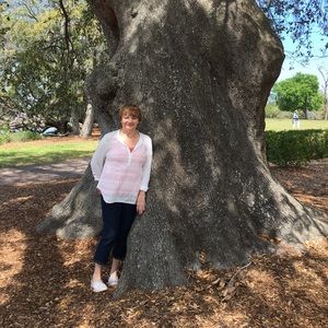 Meet your Posher, Debbie